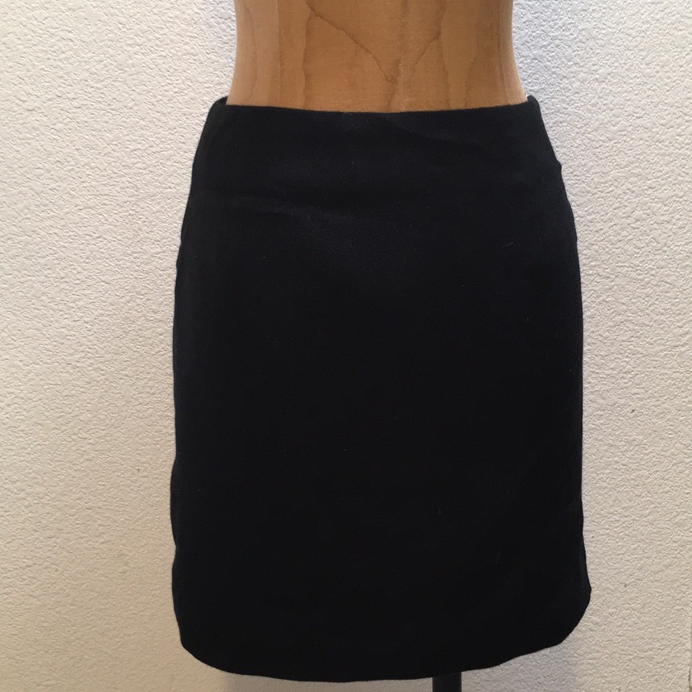 Banana republic Black skirt size small /4 / medium